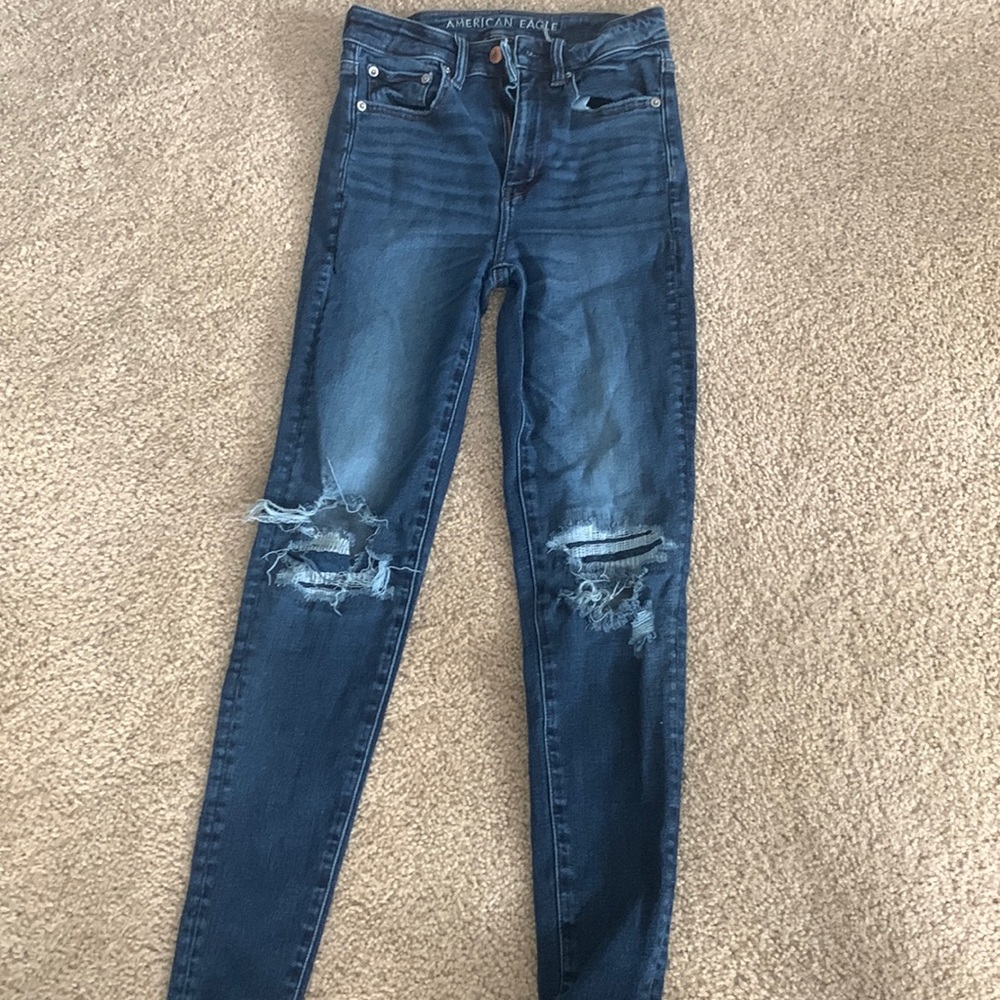 worn once american eagle jeans- size 2 regular